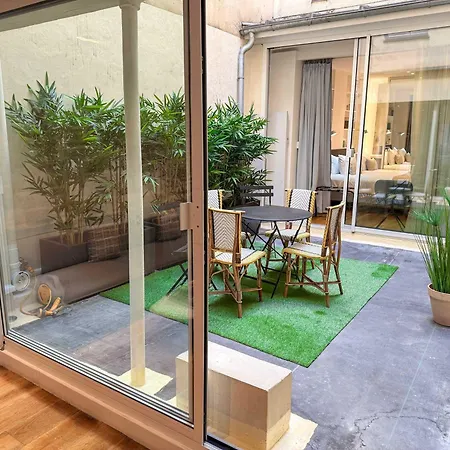 Appartamento Jardin Prive - Gorgeous 3 Bed House In Le Marais Parigi